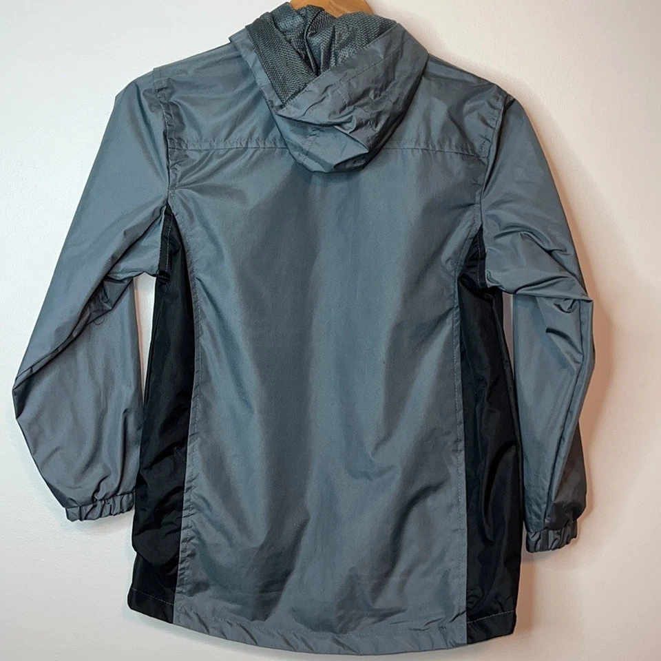 Grey and Black Raincoat Boys Size 12-14 Medium — 第 4/4 张图片