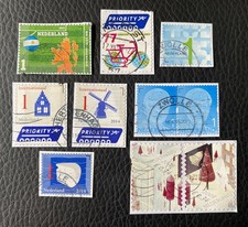 Lot de 8 timbres des Pays-Bas années diverses - encore sur fragment B66