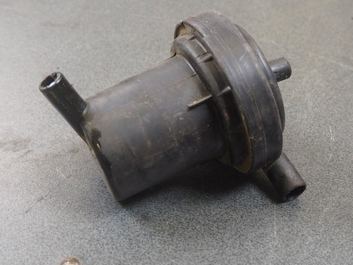HONDA CX500TURBO 1981 17365-MC7-000 SEPARATOR BRTHR. 12546 - Picture 3 of 5