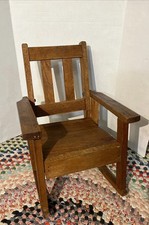 Vintage Oak Primitive Style Small Child  s /Doll Rocking Chair 584 