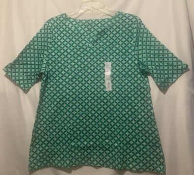 Croft & Barrow L Green White Mod Geo Knit Top, split neck, short elbow sleeves 