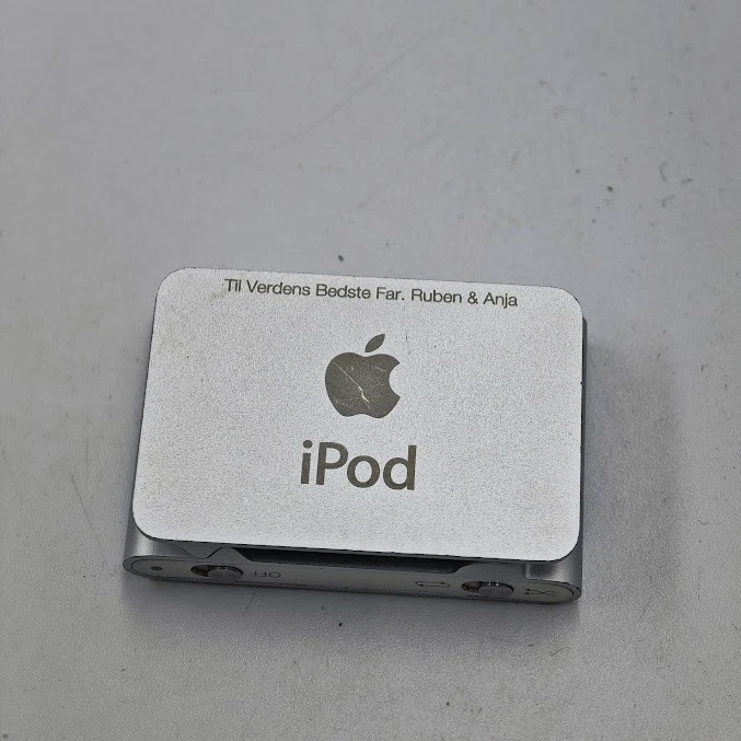 Apple Ipod Shuffle Silber - Funktioniert, Kratzer, Keine Originalverpackung - Bild 4 von 4