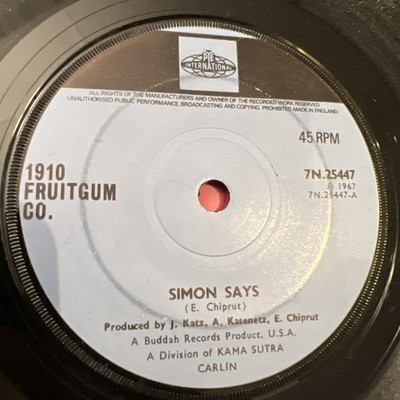 1910 FRUITGUM CO. SIMON SAYS . 1967 original PYE RECORDS . EXCELLENT VINYL