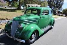 1936 Ford Deluxe Tudor 2 Door Sedan