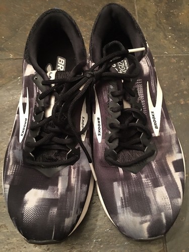 brooks launch 8 black