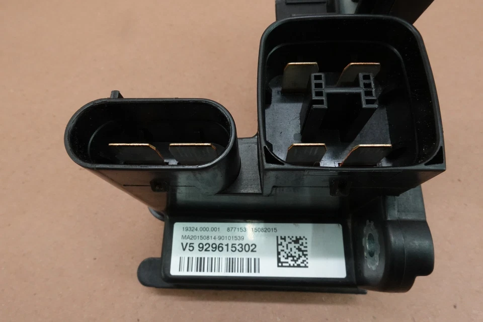 Bloque de distribución de energía positiva BMW F22 M2 228i 228XI M235 2014-2021 Foto 4 de 4