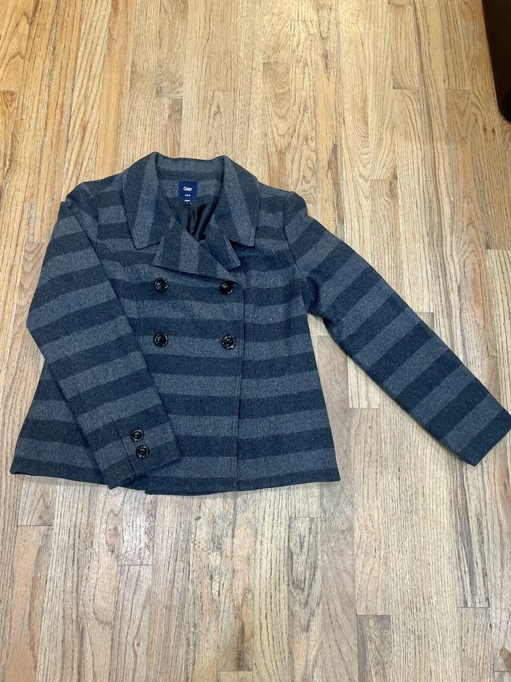 Chaquetón de lana a rayas grises talla grande Gap para mujer Foto 2 de 3