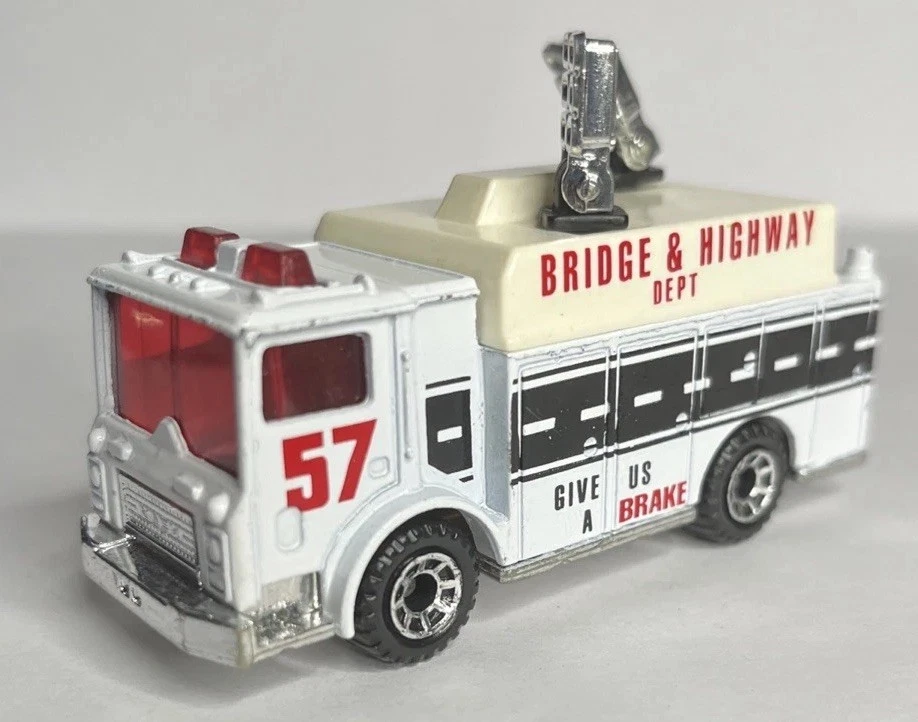 Matchbox 1991 Mack White Auxiliary Power Truck Bridge & Highway Dept ~GO - Image 4 of 4