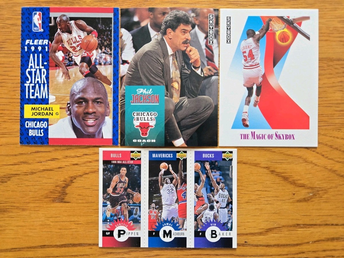 Chicago Bulls Basketball Card Lot of 4 With Michael Jordan