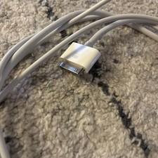 Genuine Apple MC748ZM/A Composite AV Cable   30-Pin RCA TV Video Audio