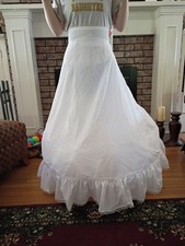 Women  s White Solid Full-Length Petticoat Underskirt Slip w/ Ruffle Hem