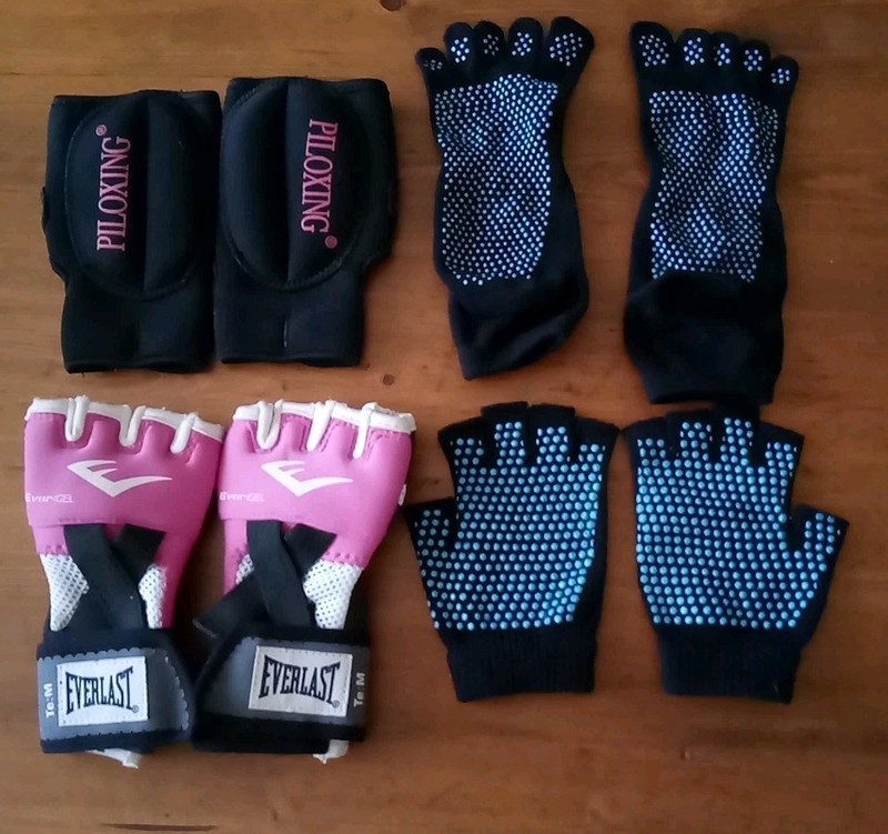 Lot of 3 Fitness Gloves Piloxing Weighted Hand, Yoga and Everlast
