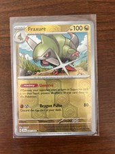Fraxure 045/064 Sv: Favola Avvolta Carta Pokemon Holo Inverso