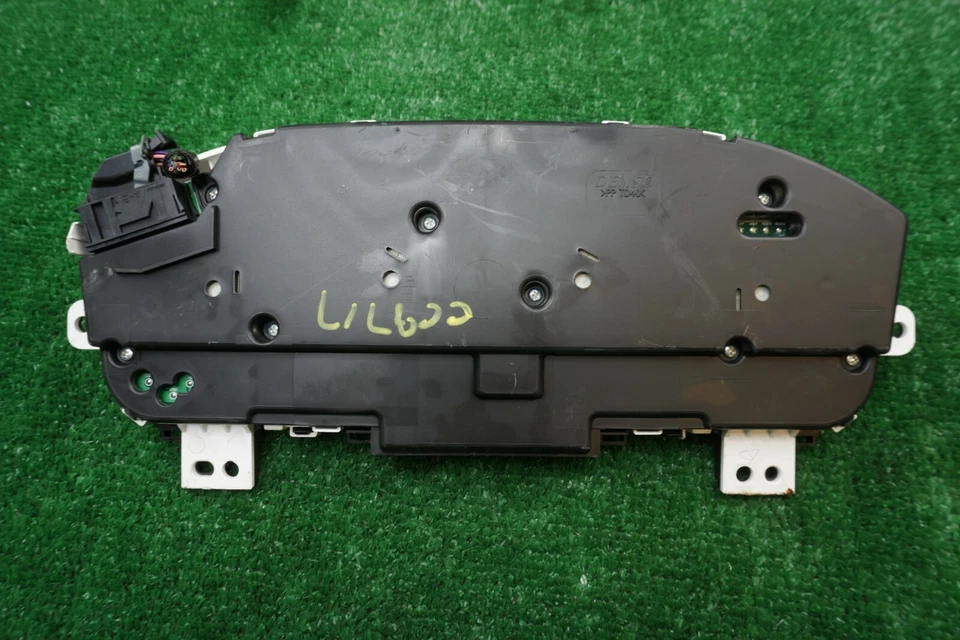 Cadillac SRX 2006 2007 velocímetro calibre grupo fabricante de equipos originales TN257430-4956 138 k millas Foto 4 de 4