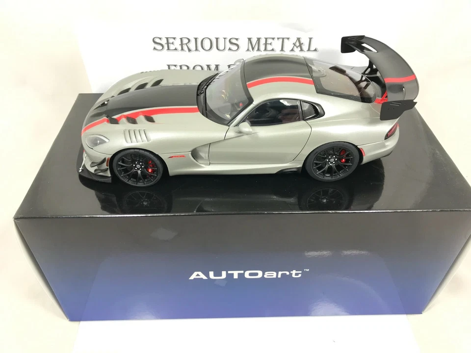 AUTOART 71733 DODGE VIPER ACR 2017 MET. SILVER/BLACK WITH RED STRIPES 1:18 - Image 2 of 4