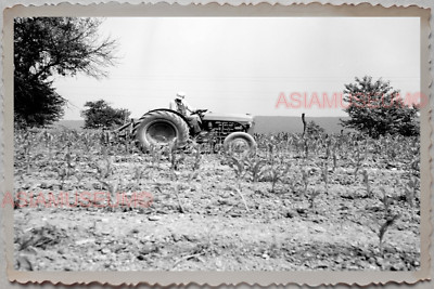 50s BEDFORD MIDDLESEX MASSACHUSETTS TRACTOR FARMER  VINTAGE USA Photograph 8961