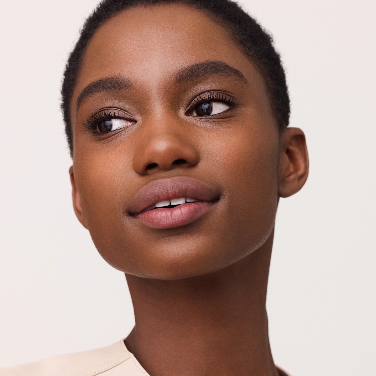 HERMES PLEIN AIR RADIANT MATTE PRESSED POWDER Nuage bare 01 prisme