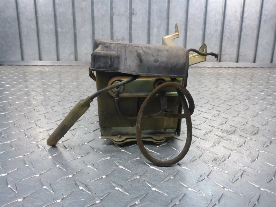 84 Yamaha Venture XVZ12 1200 радиоусилитель усилитель в сборе  - Изображение 4 из 4