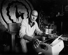 Hunter S Thompson Sitting Next to Typewriter 8x10 PHOTO PRINT