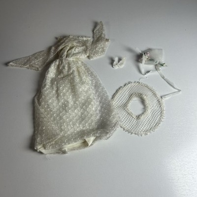 VTG Barbie Mattel 1977 Get-ups 'N Go #2300 Bride In White Bouquet Wedding Hat
