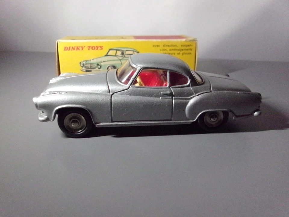 Dinky Toys. Borgward Isabella coupè  scala 1/43 made in France - Immagine 2 di 4