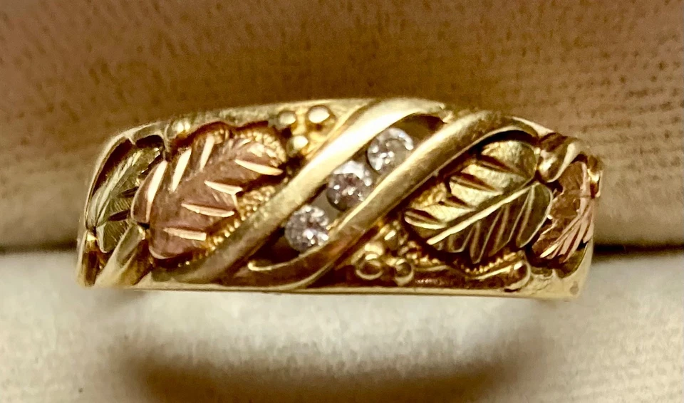 Black Hills 10K gold bi-color grape leaves ring by Coleman, 3 diamonds, 10.25+ - Image 3 of 4