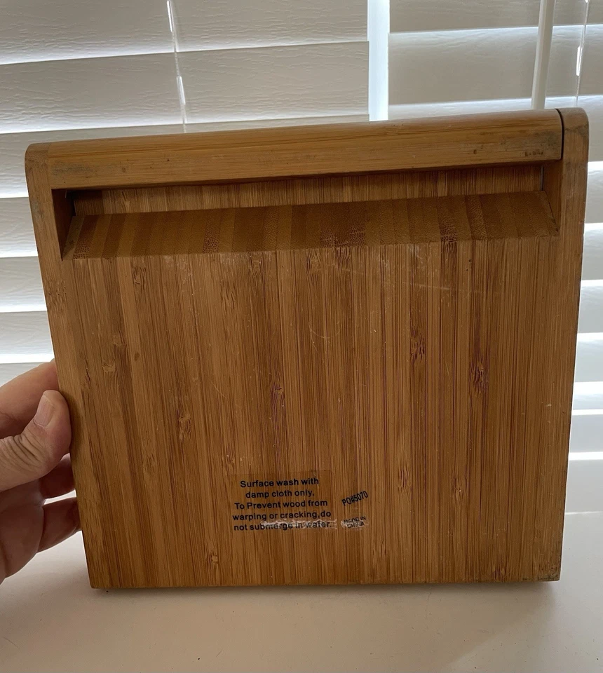 Tabla de cortar plegable Carnaval y herramientas de queso colección Legacy de Picnic Time Foto 4 de 4