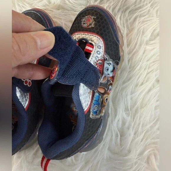 Zapatillas iluminadas Paw Patrol para niños pequeños talla 9 Chase and Marshall Foto 3 de 4
