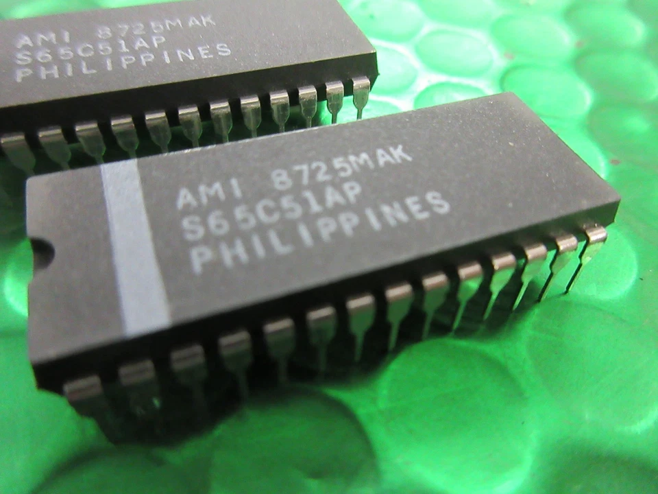 AMI S65C51AP RARE CHIP R65C51 Asynchronous Communications Interface IC 28 PIN - Image 2 of 4