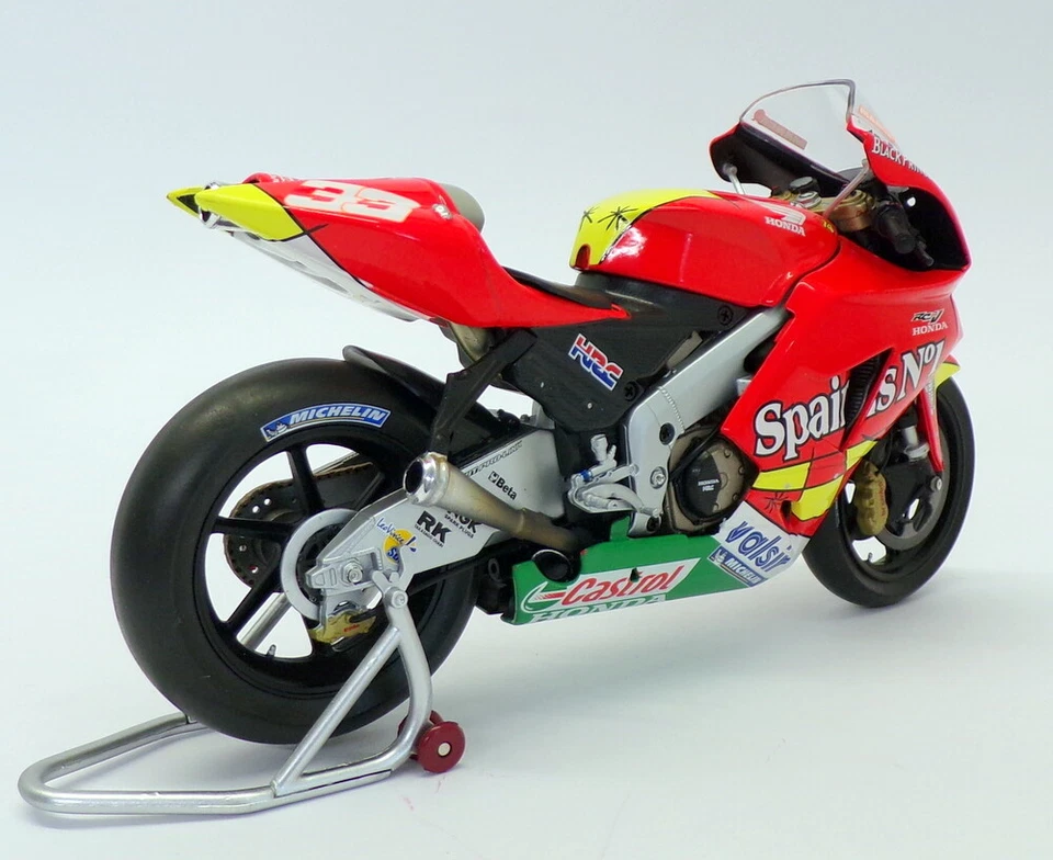 Minichamps 1/12 Scale 122 061033 - Honda RC211V M.Melandri MotoGP 2006 - Bild 2 von 4