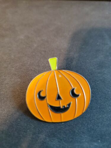 Spilla smalto zucca Halloween Jack-o-lantern H - Foto 1 di 2