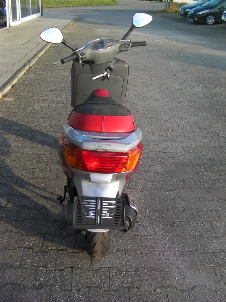 Piaggio Sfera 125 Bastler-/Ausschlachtfahrzeug nicht fahrbereit - Bild 4 von 4