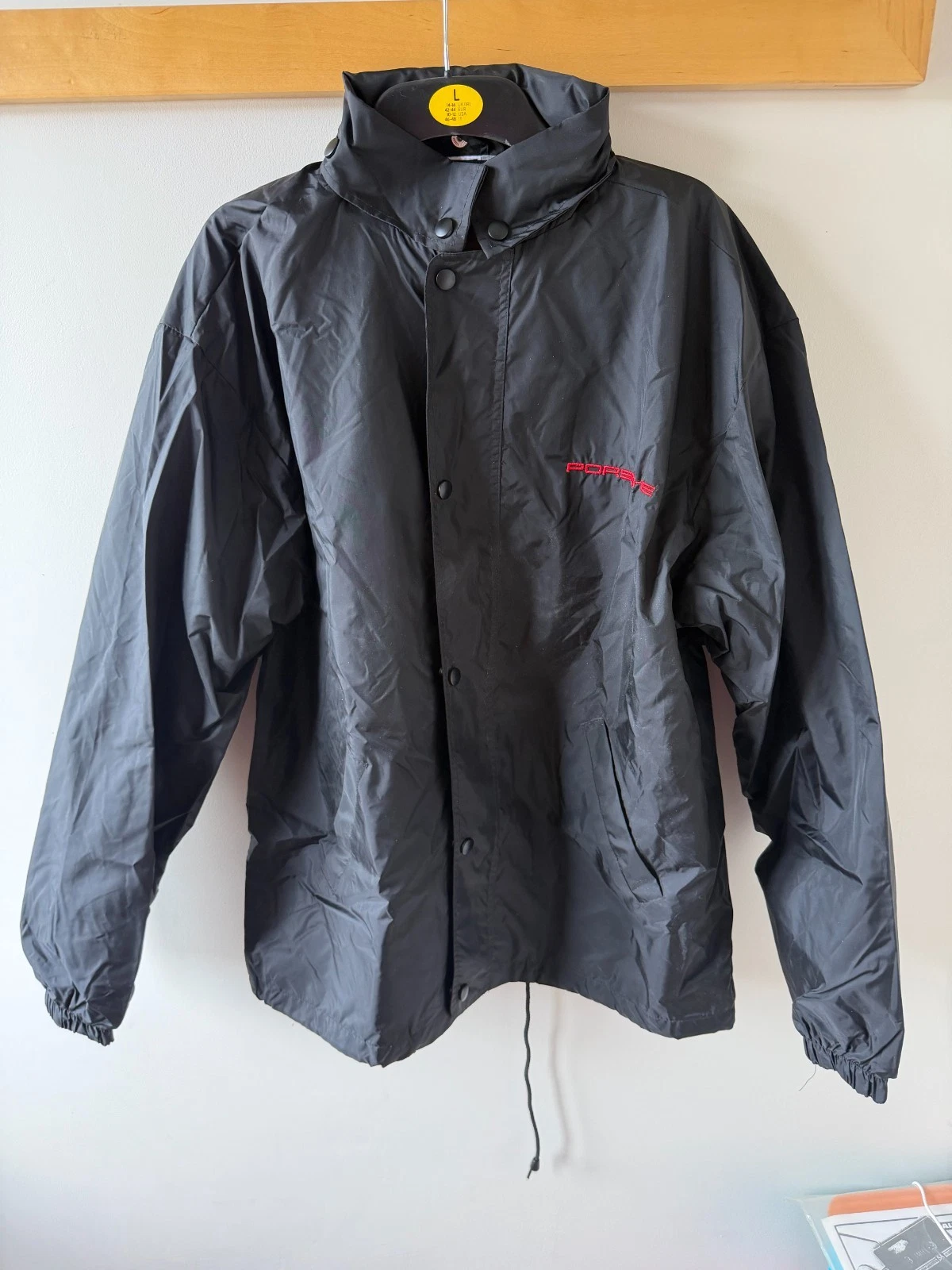 ORIGINAL DREAD PORSCHE LIGHT W JACKET MEDIUM IN SIZE ONLY WORN A COUPLE OF TIMES