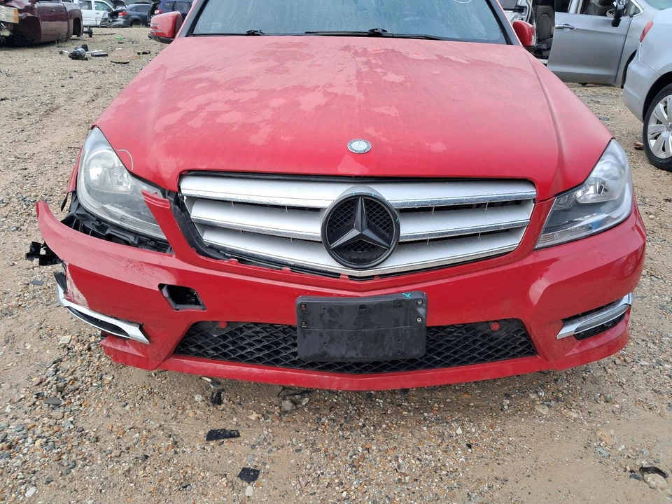 Used Front Center Upper Grille fits: 2013 Mercedes-benz Mercedes c-class 204 Typ Foto 4 de 4
