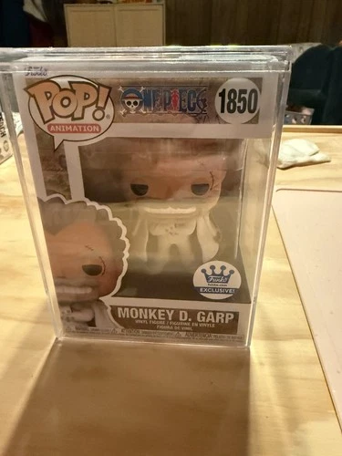 Funko Pop! One Piece Monkey D. Garp Funko Pop Exclusive #1850 w/ Protector