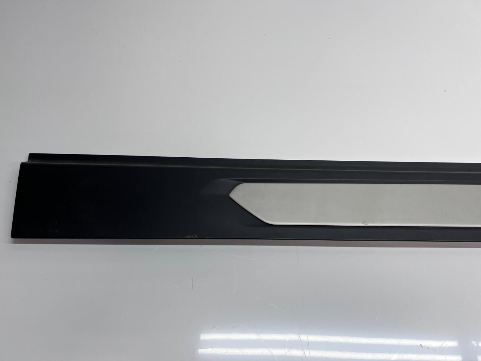 LAMBORGHINI AVENTADOR DRIVER LEFT SCUFF PLATE DOOR SILL OEM 470853491 470853655A