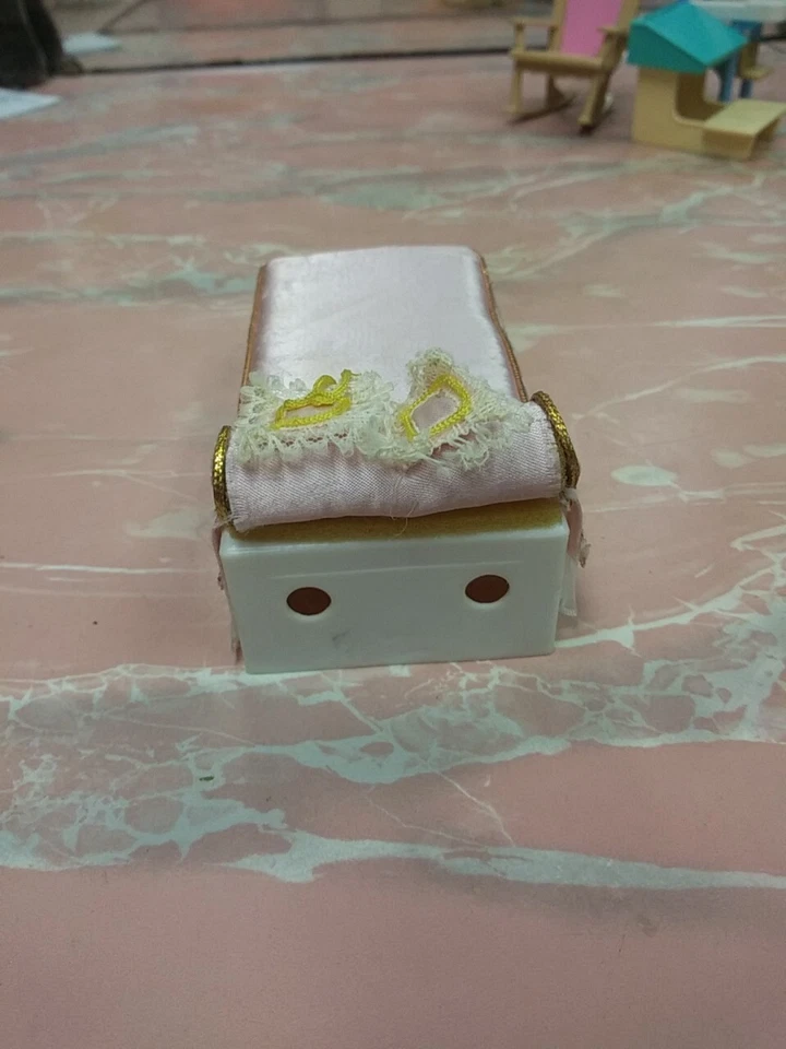 Mueble Fantasía Princesa Pequeña Ideal Vintage Rosa Blanco SIN Cabecero Foto 3 de 3