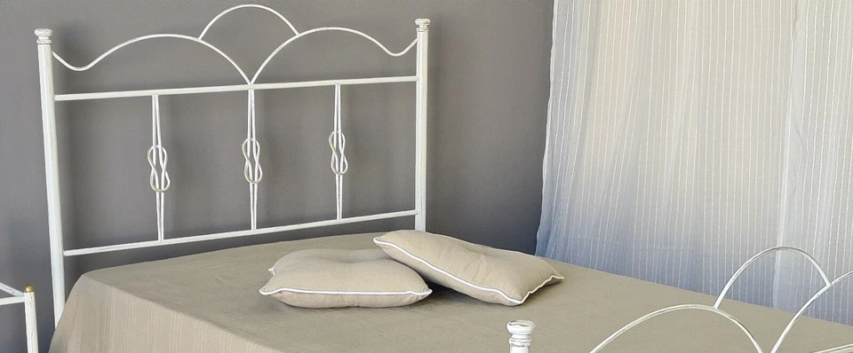 Letto una piazza e mezza in ferro battuto Fiocco bianco decorato oro - Immagine 3 di 4