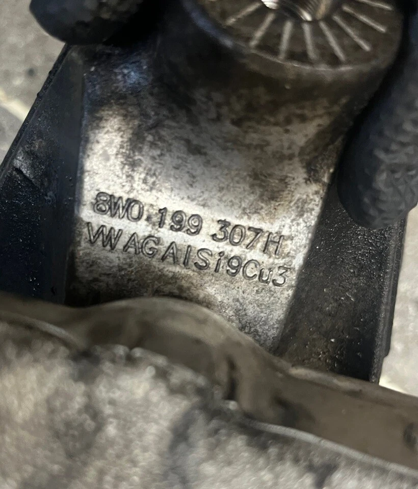 AUDI Q7 4M A4 A5 A6 A7 Q5 2016-2020 3.0 TDI V6 ENGINE MOUNT BRACKET 8W0199307H - Image 2 of 4