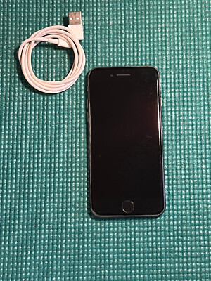 Apple iPhone 8 - 64GB - Space Gray (Unlocked) A1863 (CDMA + GSM)