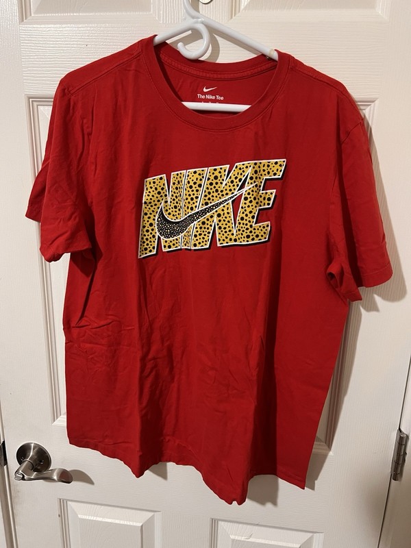 Vintage 1997 NIKE SPORTSWEAR "Swoosh Dots Tee" MEN'S RED T-SHIRT  XL
