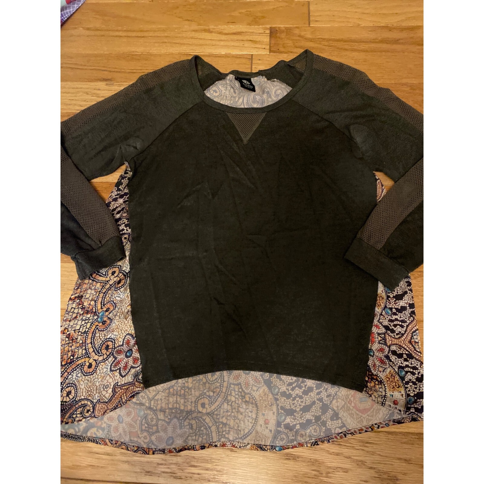 Bobeau, women's solid front/floral patterned back… - image 1