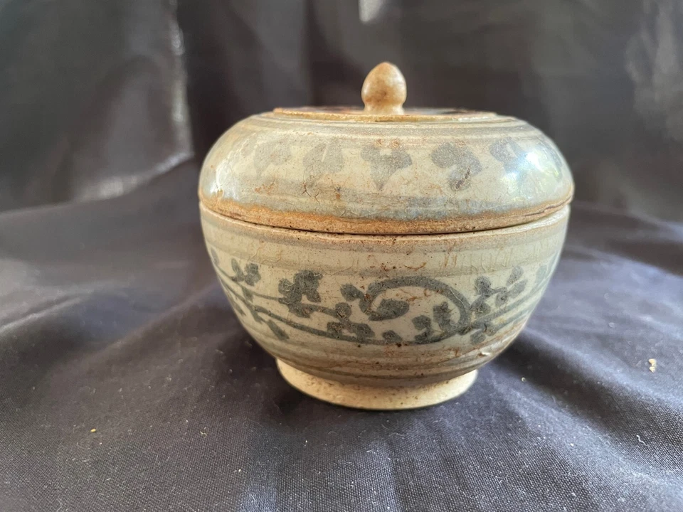 Antique 15th C pottery, Sawankhalok ceramic box, Swankalok Thailand Siam - Image 2 of 4