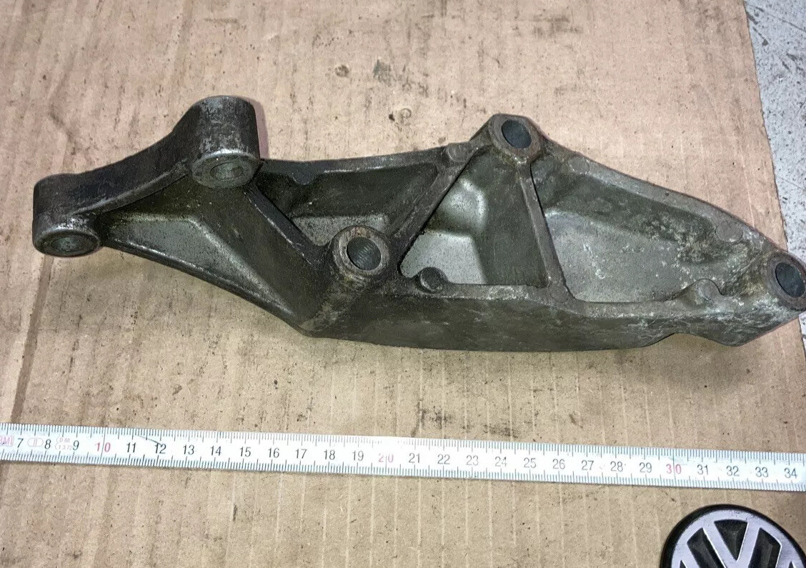 VW Eurovan T4 5cyl 2.5l Right Rear Engine Auto Trans Mount Bracket