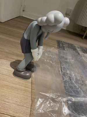 Kaws A Small Lie Long Nose Grey Figur - 26 cm - Neu