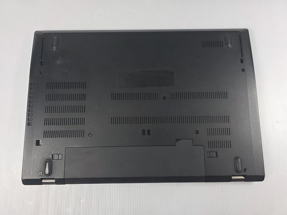 15.6" Lenovo Thinkpad P52S Laptop READ - Image 4 of 4