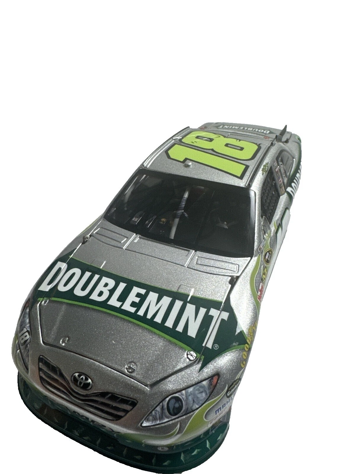 Kyle Busch Diecast Sport & Touring Cars 1:24 2011 Vehicle Year