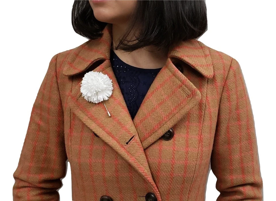 Broche de clavel blanco satinado seda M&S Schmalberg 2" para hombre hecho en EE. UU. Foto 3 de 4