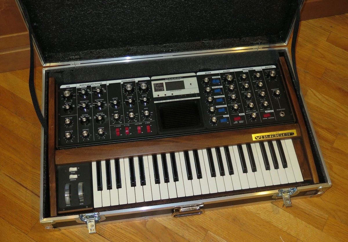 Moog Minimoog Voyager Signature Edition Synthesizer #217/600 with