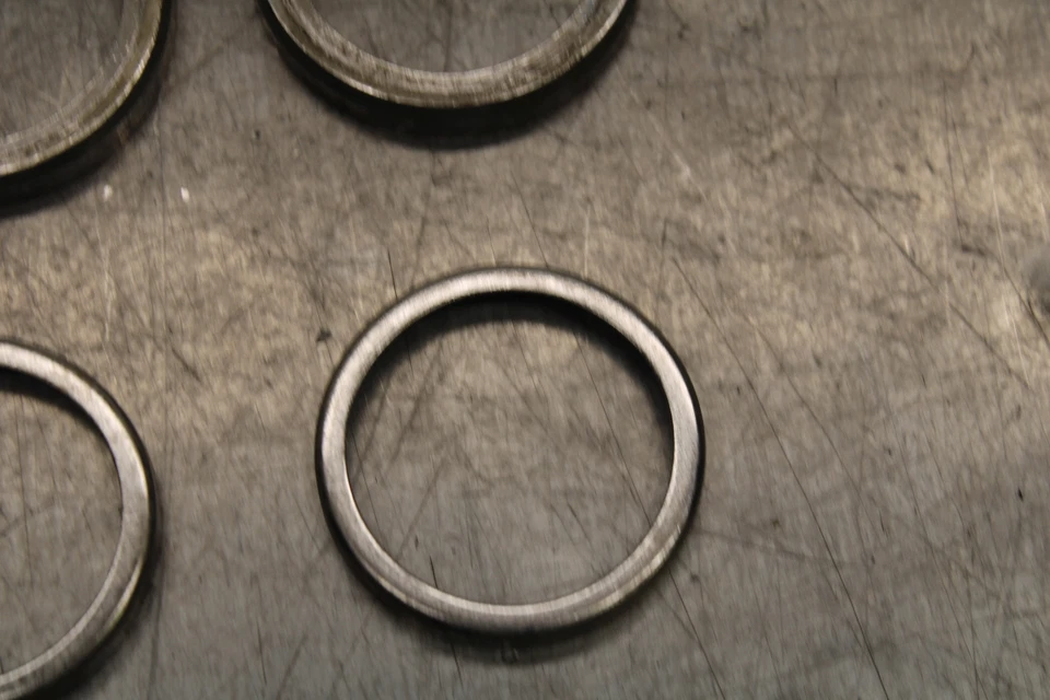 77-79 YAMAHA XS750 前灯头灯支架 BB107 — 第 4/4 张图片